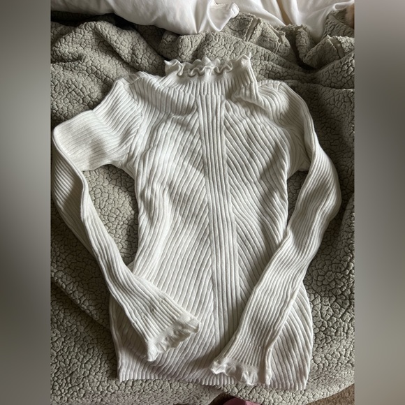 White Turtleneck, Size XS/S - Picture 1 of 3